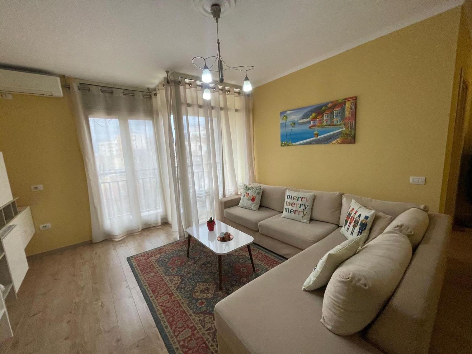 Ergi'S Host Apartment Tirana Exterior photo